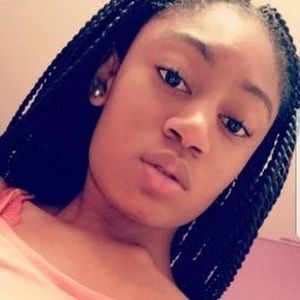 Meet your Posher, Mauria